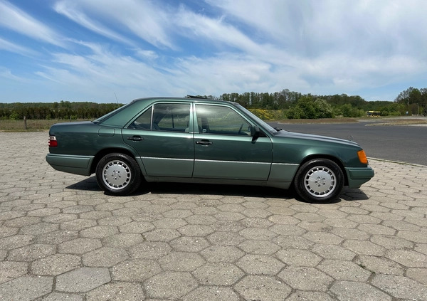 Mercedes-Benz Klasa E cena 26500 przebieg: 224000, rok produkcji 1994 z Lubin małe 191